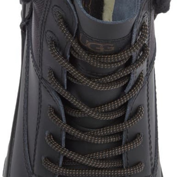 UGG Yose Fluff V2 Waterproof Snow Boots Women’s 7 Black❄️❄️❄️ - Picture 4 of 11